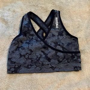 Gymshark camo sports bra (m)